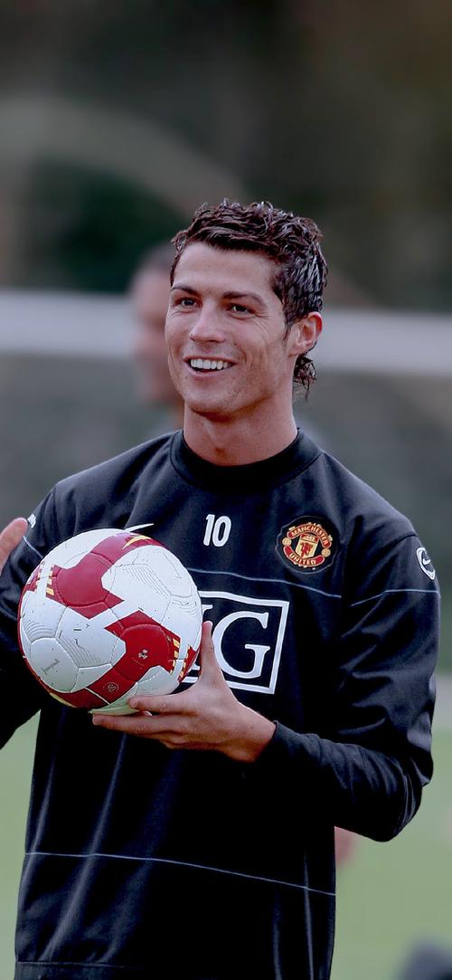 前意甲主帅：DV9是意甲最强前锋；尤文限制了洛卡特利的成长（前意甲教头：DV9堪称意甲头号前锋，尤文束缚了洛卡特利的成长）