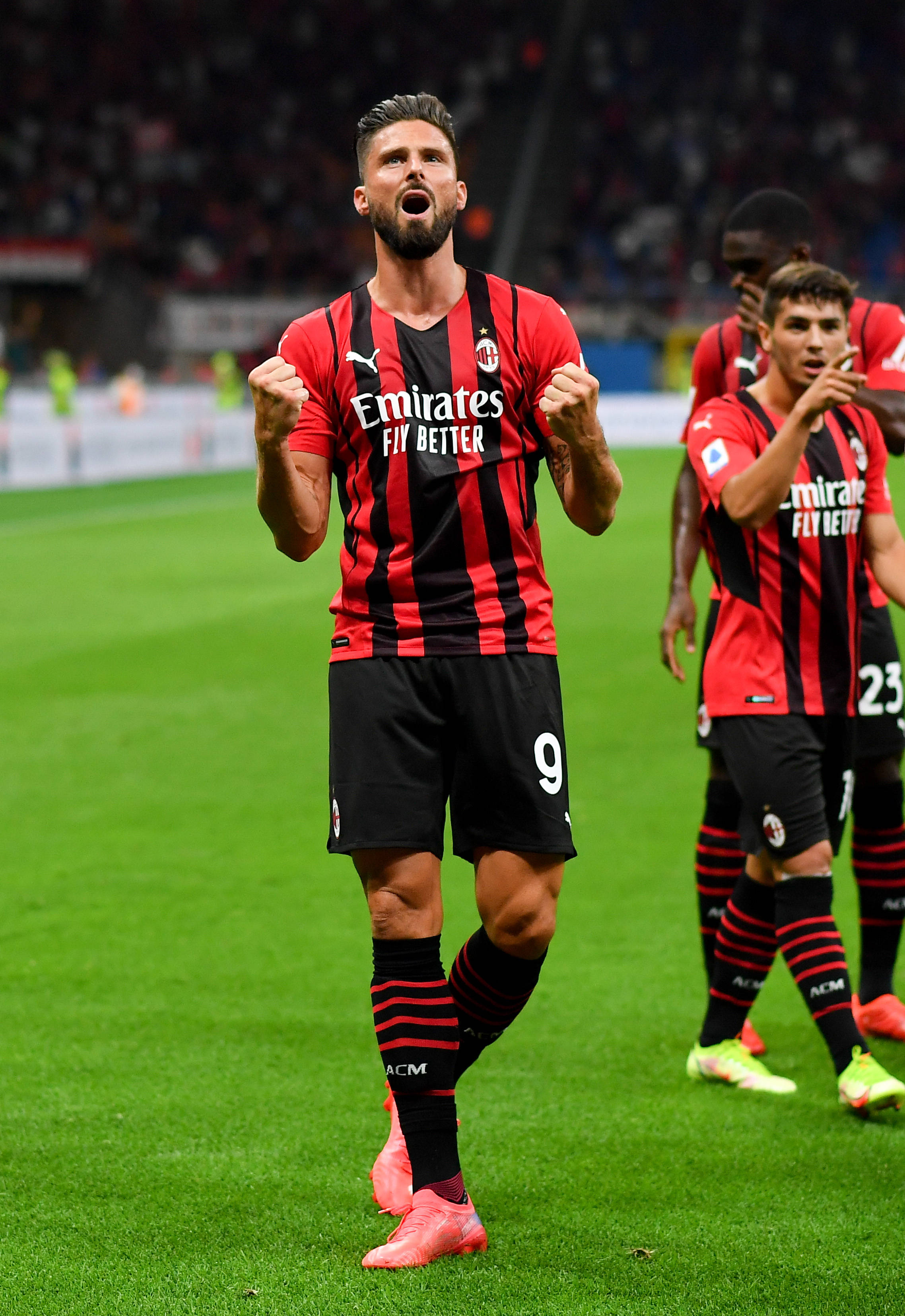 球队换帅后像换台发动机（换帅如换引擎，球队动力全开）