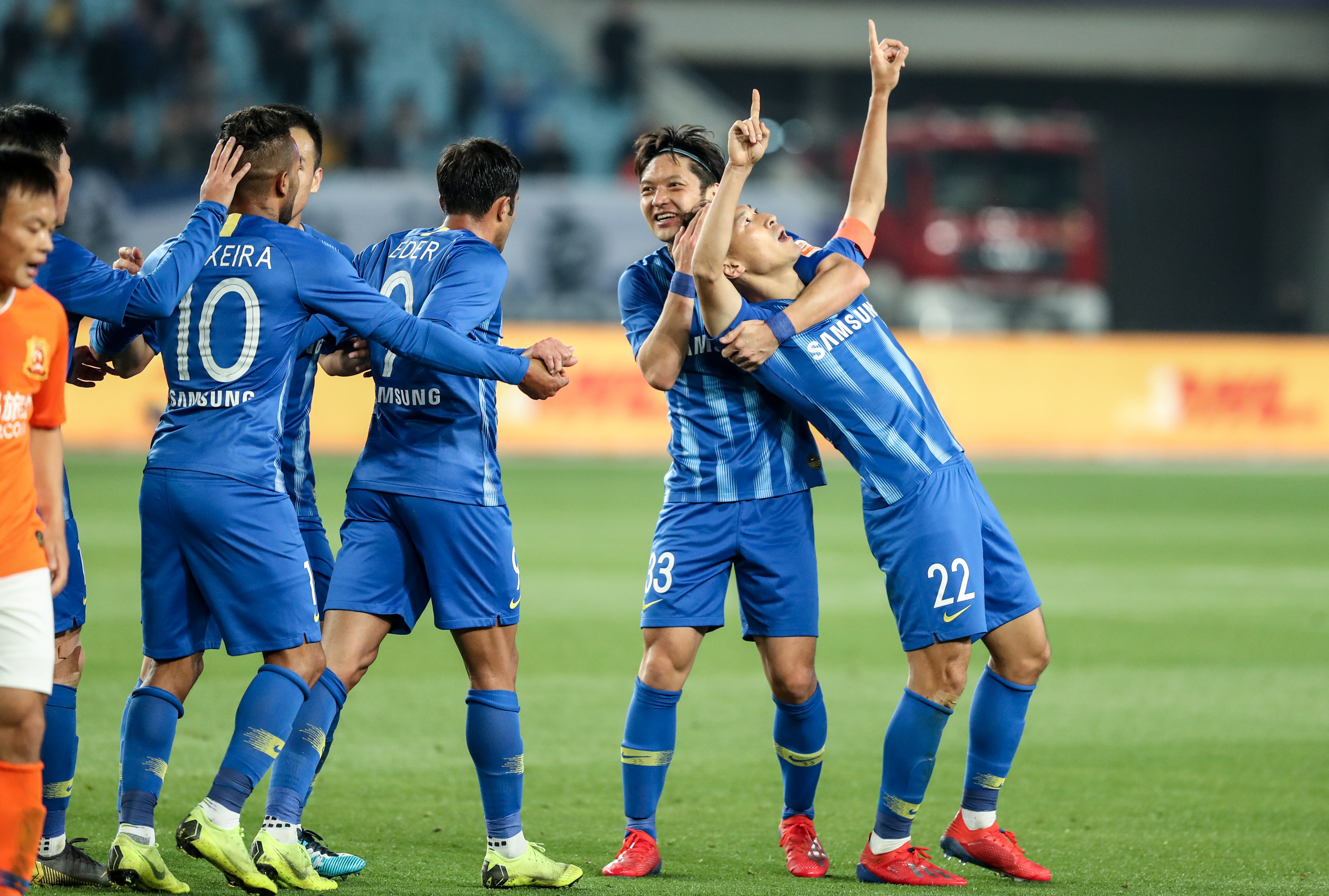 希门尼斯：进球那一刻想起了妻儿，那球是我所爱的人一起进的（希门尼斯：破门瞬间想起妻儿，这球是与我所爱之人共同完成的）