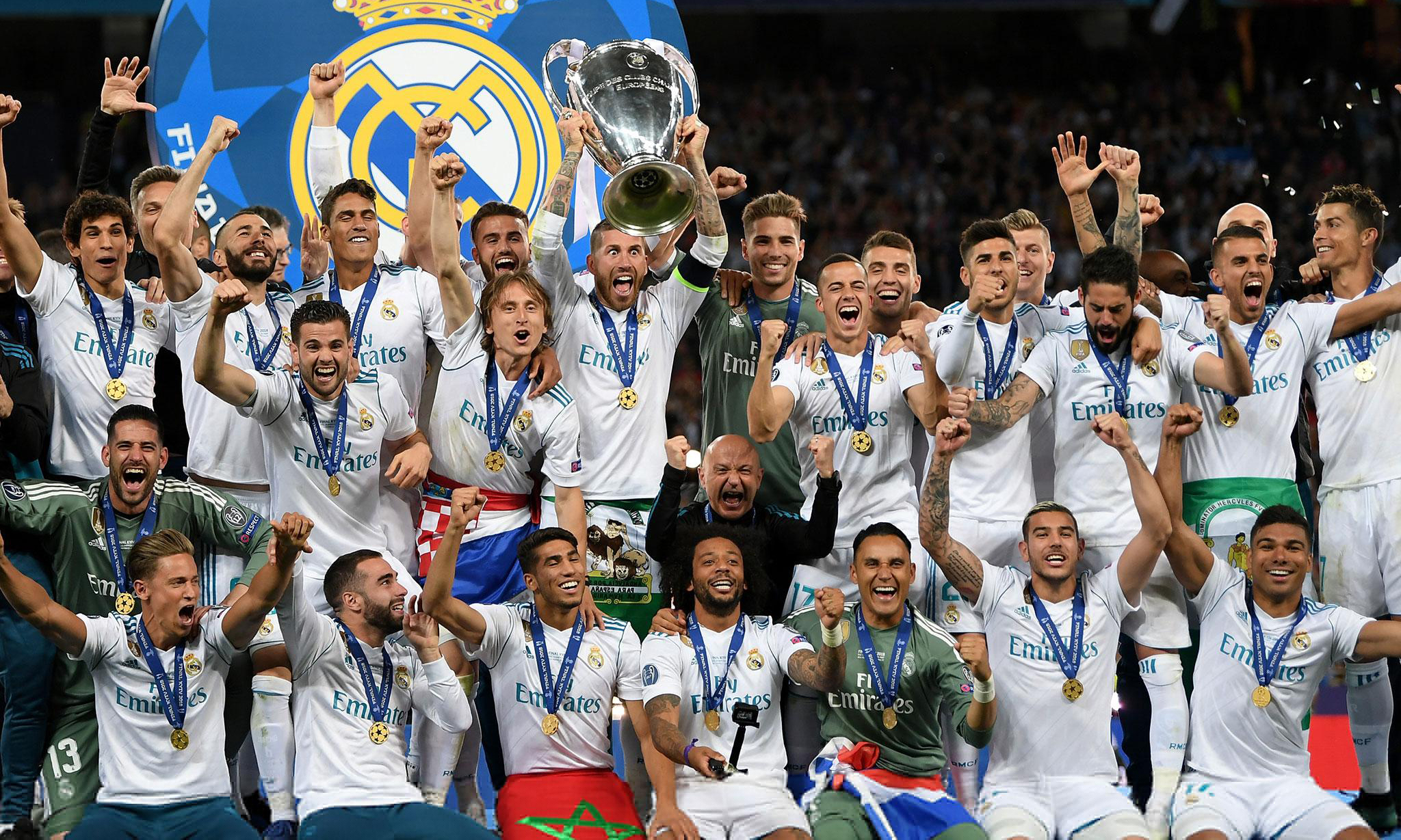 赫内斯：拜仁再次成为一座堡垒；孔帕尼像老母鸡一样保护球员（赫内斯：拜仁重铸堡垒气质；孔帕尼悉心护航球员）