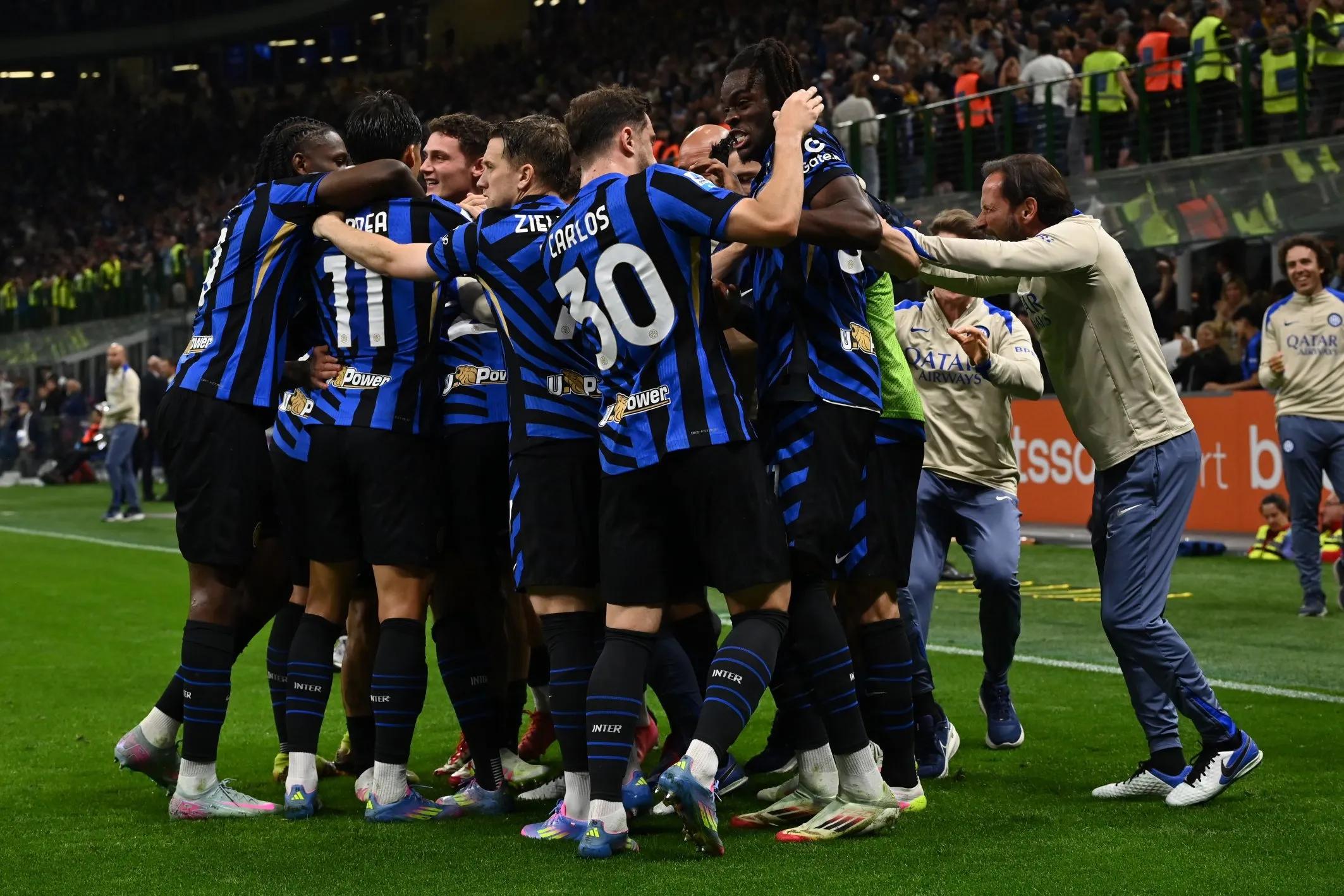 阿德里亚诺：感谢球迷还称我为皇帝；伊布是我合作过最强队友（阿德里亚诺致谢仍称他“皇帝”的球迷：伊布是我生涯最强队友）